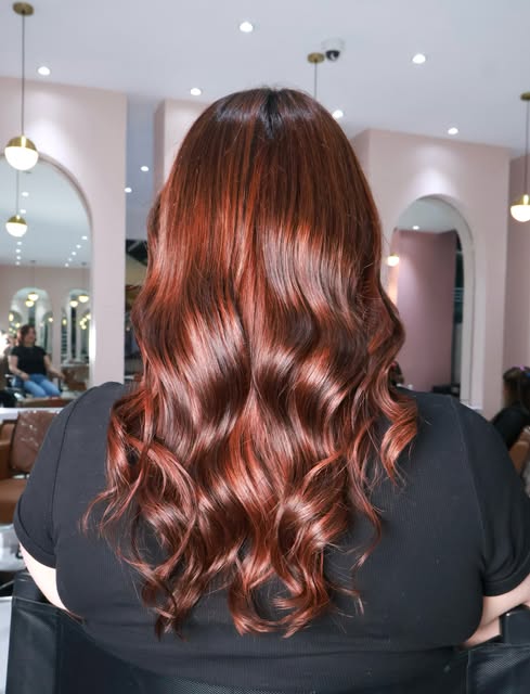 Resultado de color cobrizo intenso