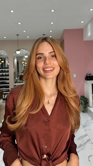 Resultado de corte en capas y tono cobrizo realizado en Johanna Beauty Salon